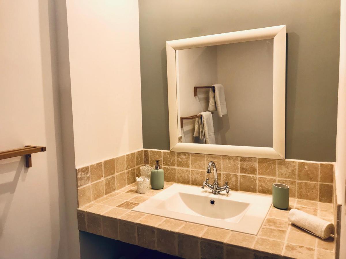 La Petite Sardine Bed & Breakfast Lirac Dış mekan fotoğraf